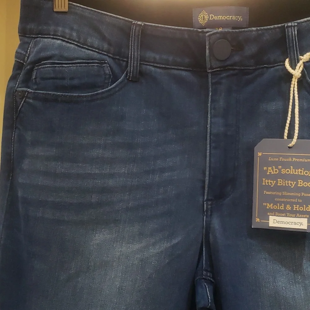 Nwt Size 16 and Democracy Women's Blue Jeans - Picture 9 of 13